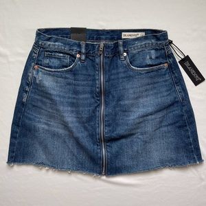 BLANKNYC NWT Front Zip Distressed Denim Mini Skirt Size 28